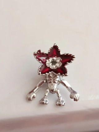 Precioso Charm Demogorgon Stranger Things nuevo