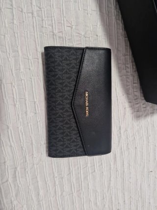 Bolso Michael Kors 3 en 1 Negro y Dorado