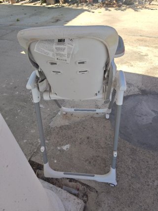 Silla de comer para bebé marca Bueno