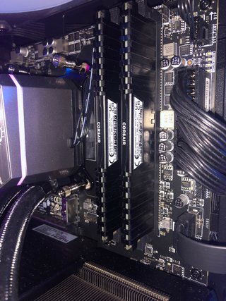16GB (2x8) Memoria RAM DDR4 Corsair Vengance
