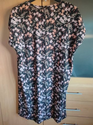 Vestido negro flores rosas Mango Talla M