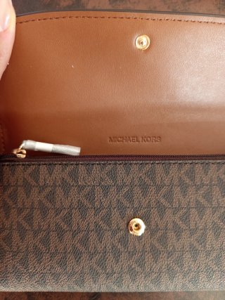 Portafoglio Michael Kors marrone con logo MK