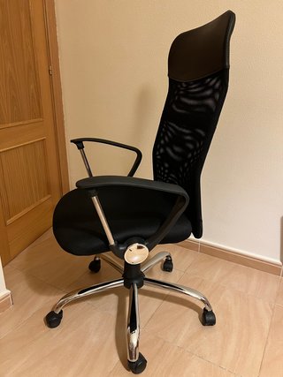 Silla de oficina negra y cromada - El Corte Inglés