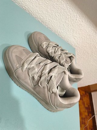 Zapatillas Bershka grises, como nuevas