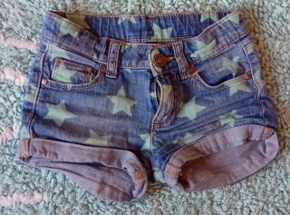 Lote 3 prendas niña: shorts y camiseta.