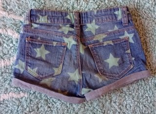 Lote 3 prendas niña: shorts y camiseta.