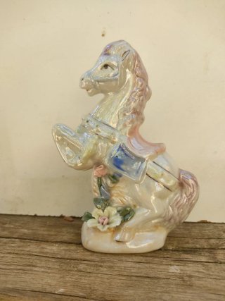 Figuras de porcelana mujer y caballo