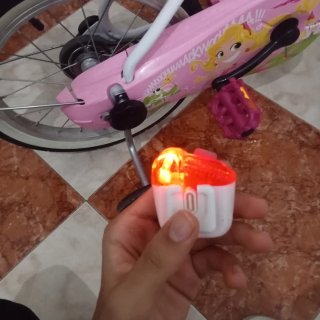 Bicicleta infantil rosa y blanca