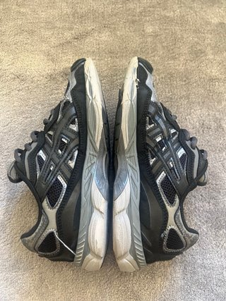 Asics Gel NYC negras talla 40