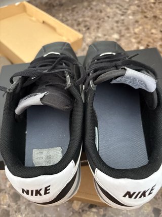 Zapatillas Nike Cortez Negras y Blancas