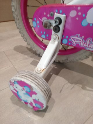 Bicicleta niña/o con ruedines