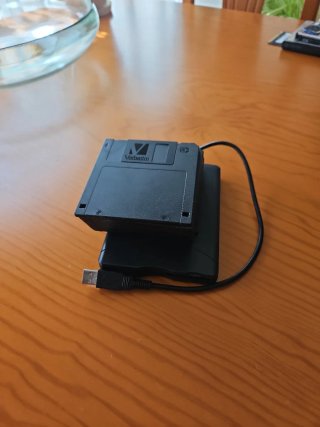 Disquetera USB NEC + Lote de 14 disquetes 3,5