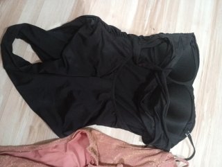 Costumi da bagno taglia XS-S nero e rosa