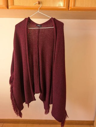 Poncho Parfois punto color burdeos
