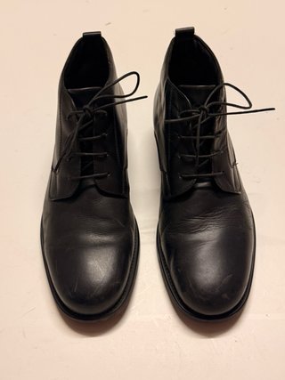 Botines Bata Negros con Cordones