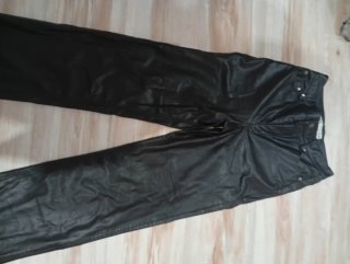 Pantalón Cuero Zara Talla 34