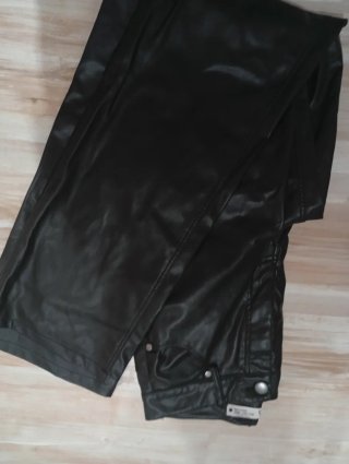 Pantalón Cuero Zara Talla 34