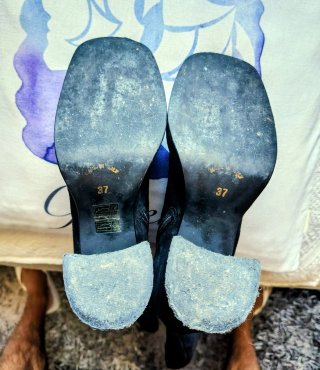 Stivali neri in pelle scamosciata made in Italy
