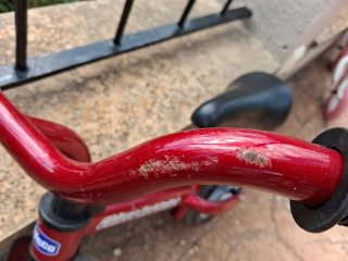 Bicicleta sin pedales Chicco Roja