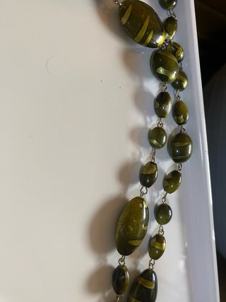 Collar largo piedras verdes