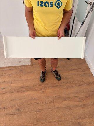 Baldas de pared blancas