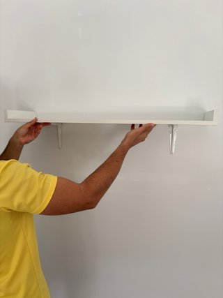 Baldas de pared blancas