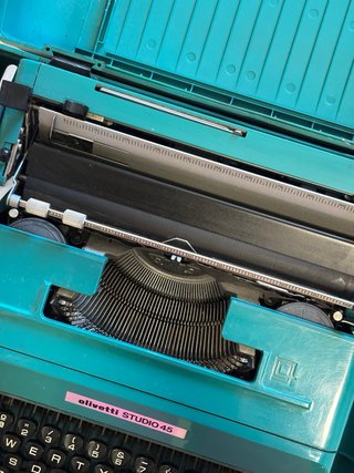Máquina de escribir Olivetti Studio 45