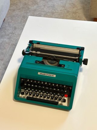 Máquina de escribir Olivetti Studio 45