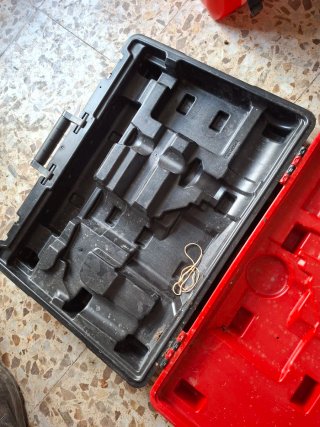 Caja Einhell para martillo percutor
