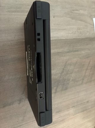 Nintendo DS Nera + Caricatore. Senza stilo