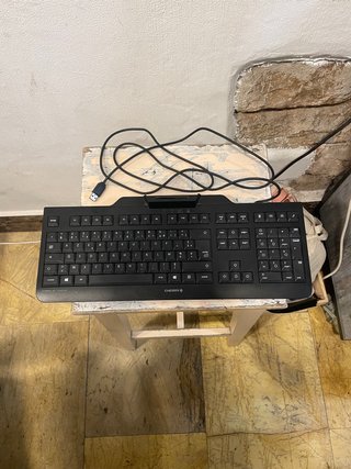 Teclado Cherry Negro con Cable