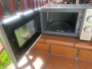 Horno Microondas Plateado