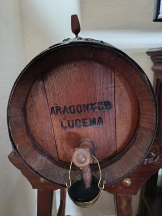 Tonel de vino Aragon y Cia Lucena