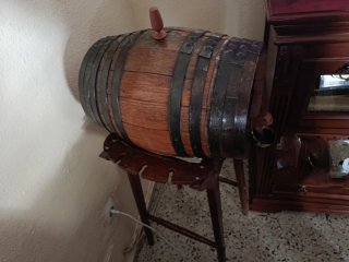 Tonel de vino Aragon y Cia Lucena