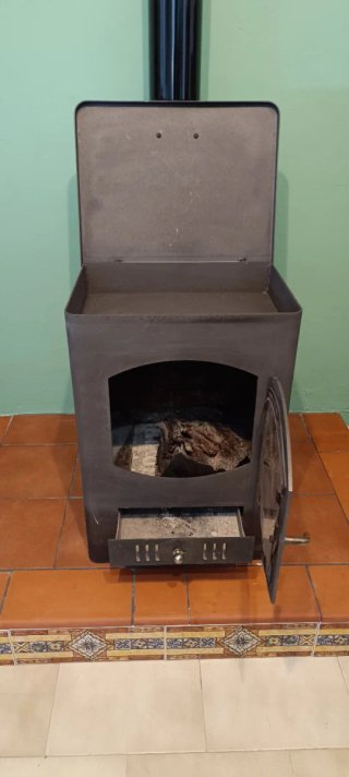 Estufa de leña con ventilador