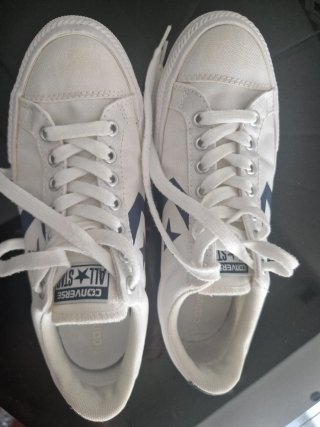 Zapatillas Converse Blancas y Azules