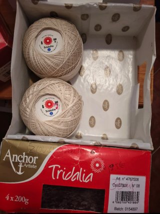 2 ovillos de Hilo Anchor Tridalia n°8 Col.Beig
