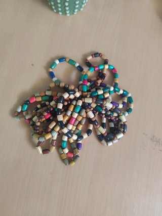Varietà di 20 Braccialetti in Legno Nuovi