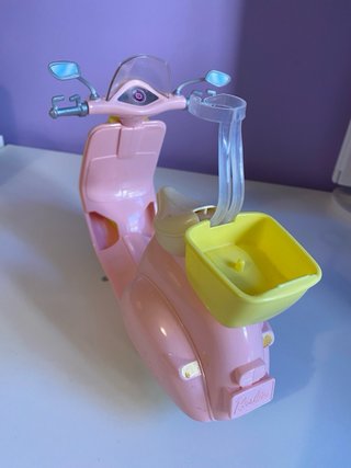 Vespa Barbie Rosa e Gialla
