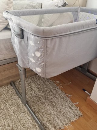 Cuna colecho Chicco gris