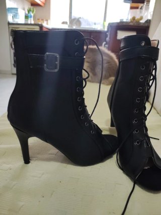 Botines de tacón con cordones