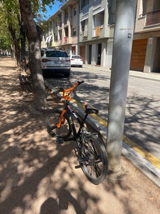 Bici BMX Naranja y Negra
