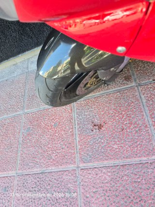 Triumph Daytona 675 Roja