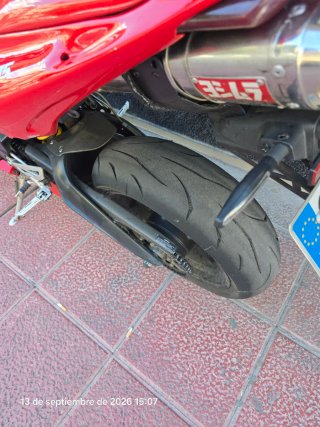 Triumph Daytona 675 Roja
