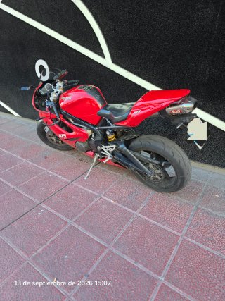 Triumph Daytona 675 Roja