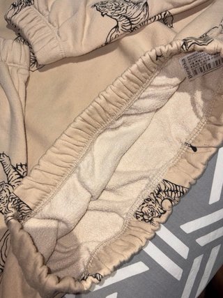 Sudadera crop top tigre beige
