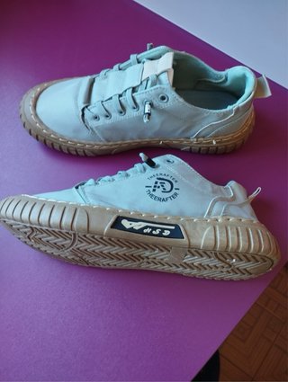 Zapatillas casuales estilo botín