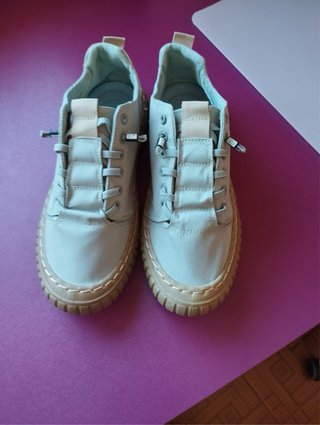 Zapatillas casuales estilo botín