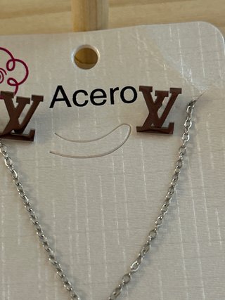 Conjunto Acero LV Collar y Pendientes