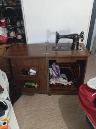 Máquina de coser Singer antigua